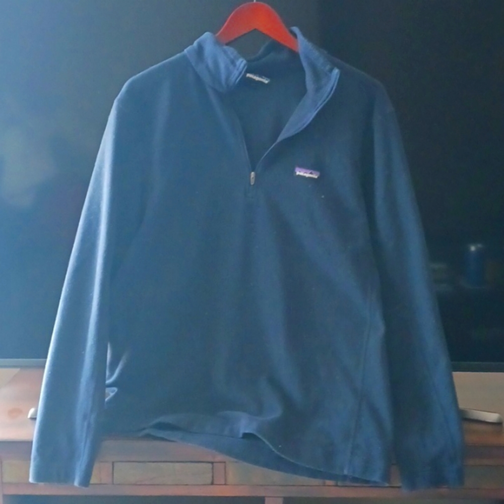 Patagonia navy Men's fleece sz L